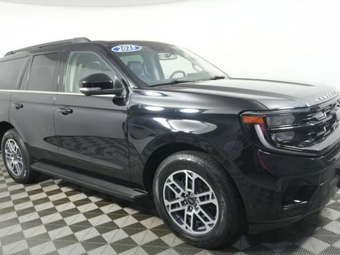 Certified 2025 Ford Expedition Active AWD/4WD image 2