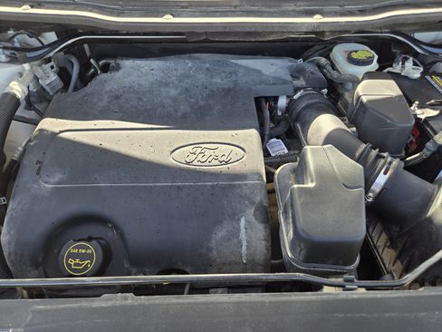 Used 2017 Ford Explorer XLT w/ Equipment Group 202A FWD image 29