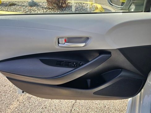 Used 2020 Toyota Corolla LE image 20