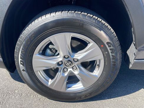 Used 2025 Toyota RAV4 XLE FWD image 13