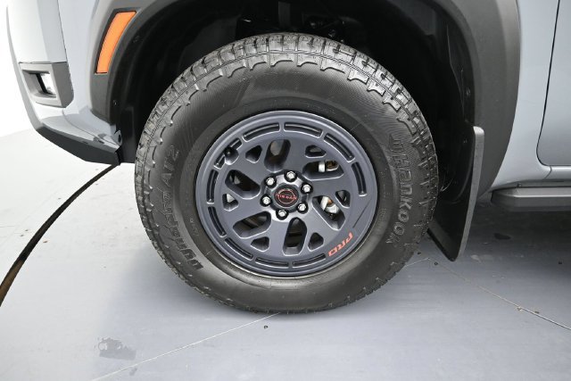 Used 2025 Nissan Frontier PRO-4X AWD/4WD image 9