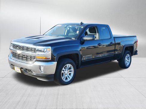 Used 2017 Chevrolet Silverado 1500 LT w/ All Star Edition image 3