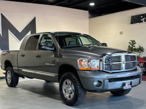 Used 2006 Dodge Ram 2500 Truck Laramie w/ Protection Group AWD/4WD image 2