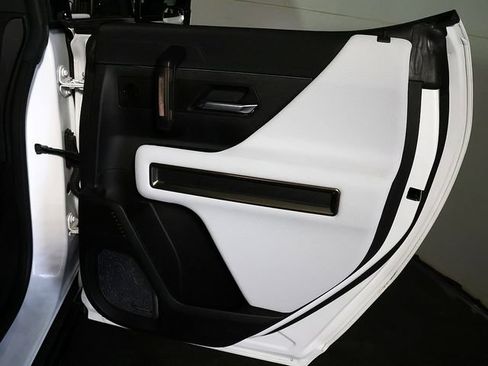 Used 2025 GMC Hummer EV 2X w/ LPO, Illumination Package AWD/4WD image 31