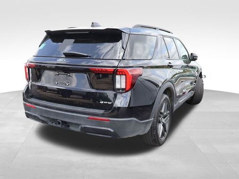 Used 2025 Ford Explorer ST-Line w/ ST-Line Street Pack image 17