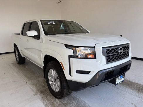 Used 2023 Nissan Frontier SV w/ Tow Package AWD/4WD image 12