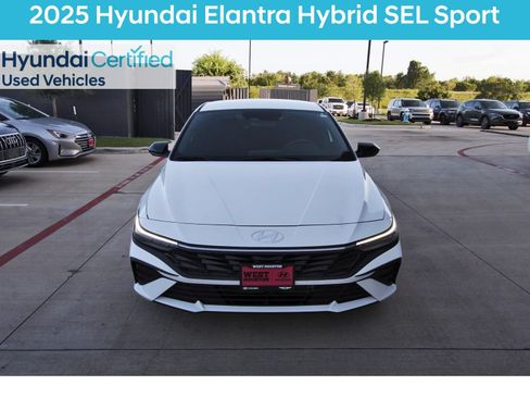 Certified 2025 Hyundai Elantra SEL FWD image 3