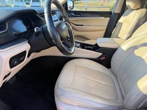 Used 2022 Jeep Grand Cherokee L Limited AWD/4WD image 4