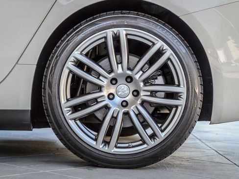 Used 2018 Maserati Ghibli RWD image 13
