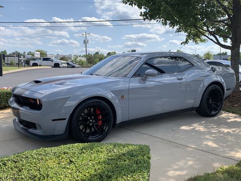 Used 2021 Dodge Challenger R/T Scat Pack RWD image 5