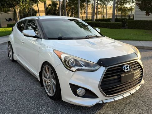 Used 2016 Hyundai Veloster Turbo FWD image 3