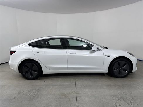 Used 2018 Tesla Model 3 Long Range image 8