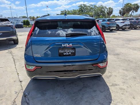 New 2026 Kia Niro Wind FWD image 7