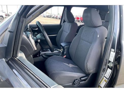 Used 2016 Toyota Tacoma SR5 image 26