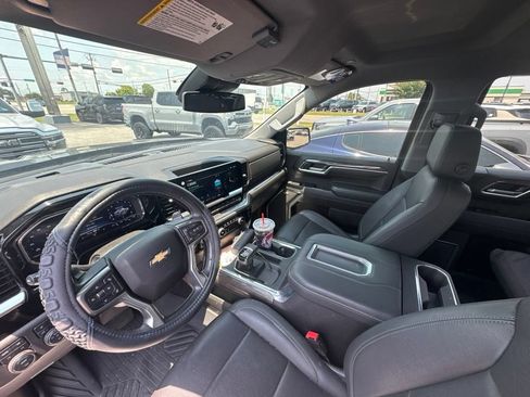 Used 2022 Chevrolet Silverado 1500 LTZ AWD/4WD image 5