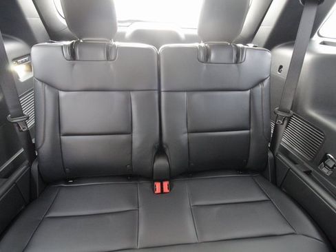 New 2026 Ford Explorer Tremor w/ Tremor Convenience Package image 32