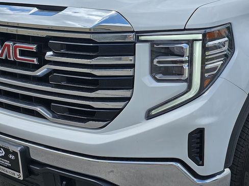 Used 2025 GMC Sierra 1500 SLT AWD/4WD image 5