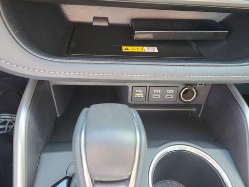 Used 2024 Toyota Highlander XLE image 39