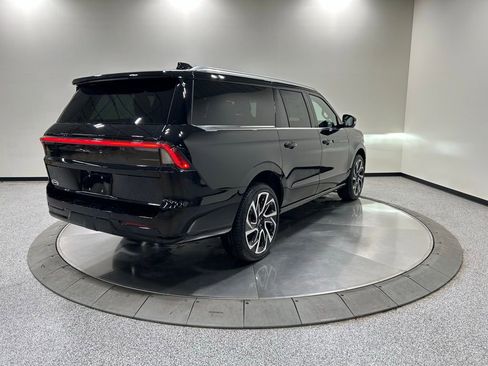 New 2026 Lincoln Navigator L Black Label AWD/4WD image 6