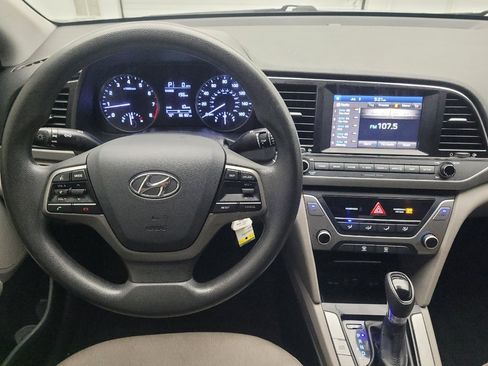 Used 2017 Hyundai Elantra SE FWD image 22