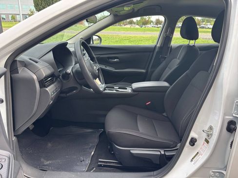 Used 2025 Nissan Sentra SV FWD image 20