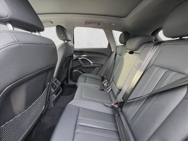 New 2025 Audi Q5 Premium w/ Convenience Package AWD/4WD image 18