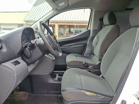 Used 2015 Nissan NV200 S image 13