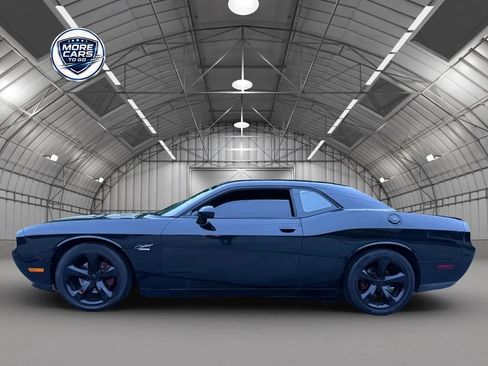 Used 2014 Dodge Challenger R/T w/ Blacktop Package RWD image 3