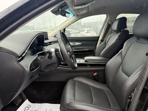 Used 2025 Genesis GV70 2.5T AWD/4WD image 25