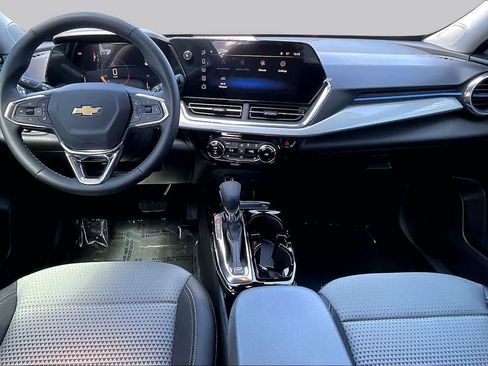 Certified 2026 Chevrolet Trax LT w/ LT Convenience Package FWD image 15