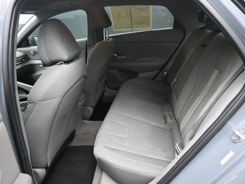 Used 2022 Hyundai Elantra SEL w/ Convenience + Premium Package FWD image 13