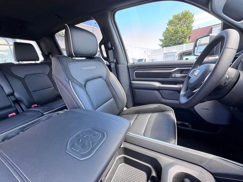 New 2026 RAM 1500 Laramie AWD/4WD image 18