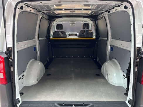 Used 2021 Mercedes-Benz Metris image 13