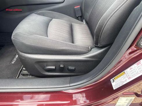 Used 2023 Nissan Altima 2.5 SV w/ SV Premium Package FWD image 12