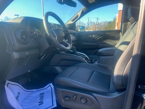 Used 2025 Chevrolet Colorado Trail Boss image 13