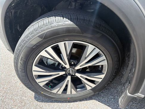 Used 2022 Nissan Rogue SV FWD image 38