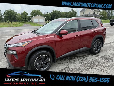 Used 2025 Nissan Rogue SV w/ SV Premium Package image 2