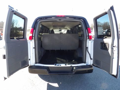 Used 2023 Chevrolet Express 3500 LS RWD image 13