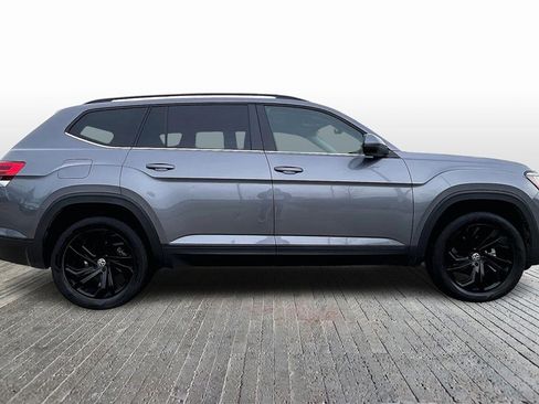 Used 2022 Volkswagen Atlas SE w/ Black Wheel Package image 8