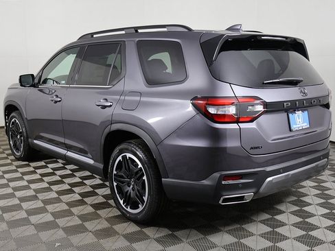 New 2026 Honda Pilot Touring image 7