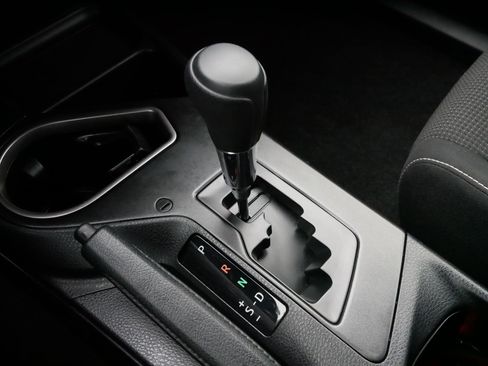 Used 2018 Toyota RAV4 LE image 24