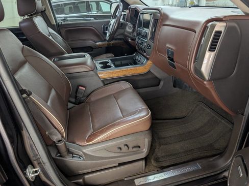 Used 2014 Chevrolet Silverado 1500 High Country w/ High Country Premium Package AWD/4WD image 17