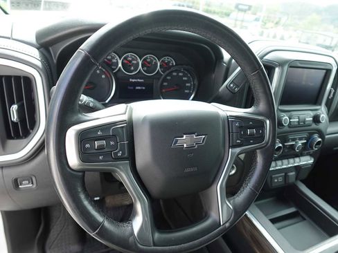 Used 2021 Chevrolet Silverado 1500 LT Trail Boss AWD/4WD image 16