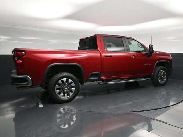 Used 2024 Chevrolet Silverado 3500 LT w/ Convenience Package AWD/4WD image 4