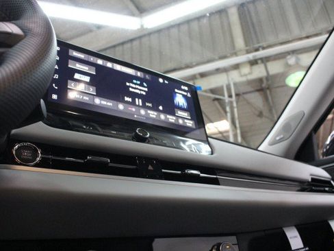 New 2026 Mitsubishi Outlander SE FWD image 12