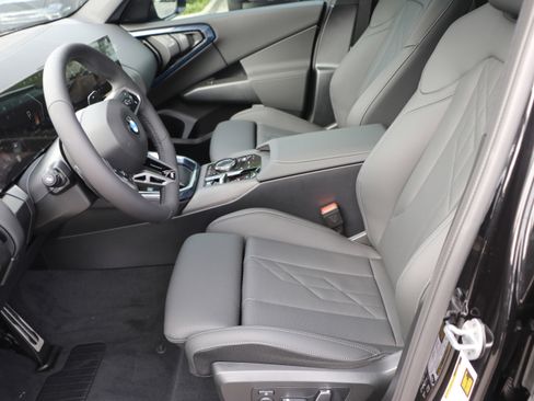 Certified 2025 BMW X3 xDrive30i w/ Premium Package image 9