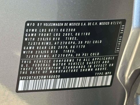 New 2024 Volkswagen Tiguan SE image 16