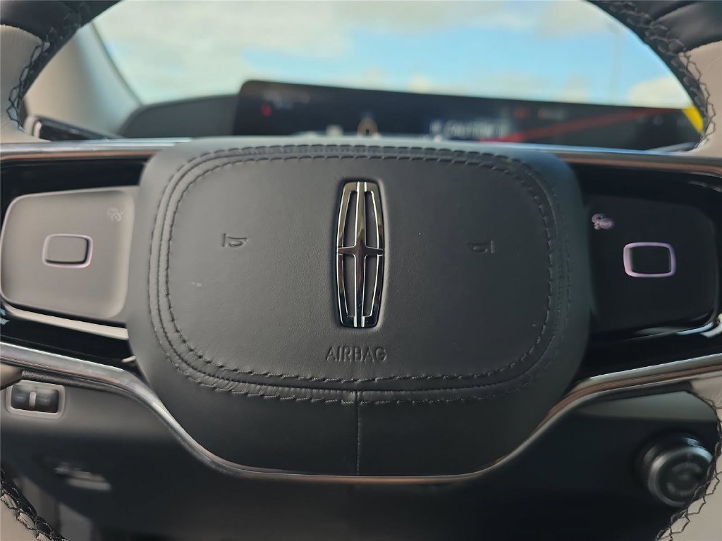 New 2026 Lincoln Navigator Premiere AWD/4WD image 24
