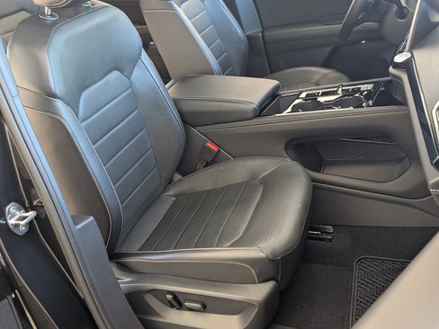 Used 2024 Volkswagen Atlas Cross Sport SEL R-Line image 22