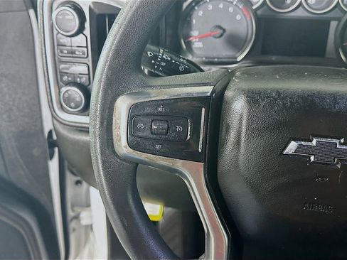 Used 2020 Chevrolet Silverado 1500 LT image 24